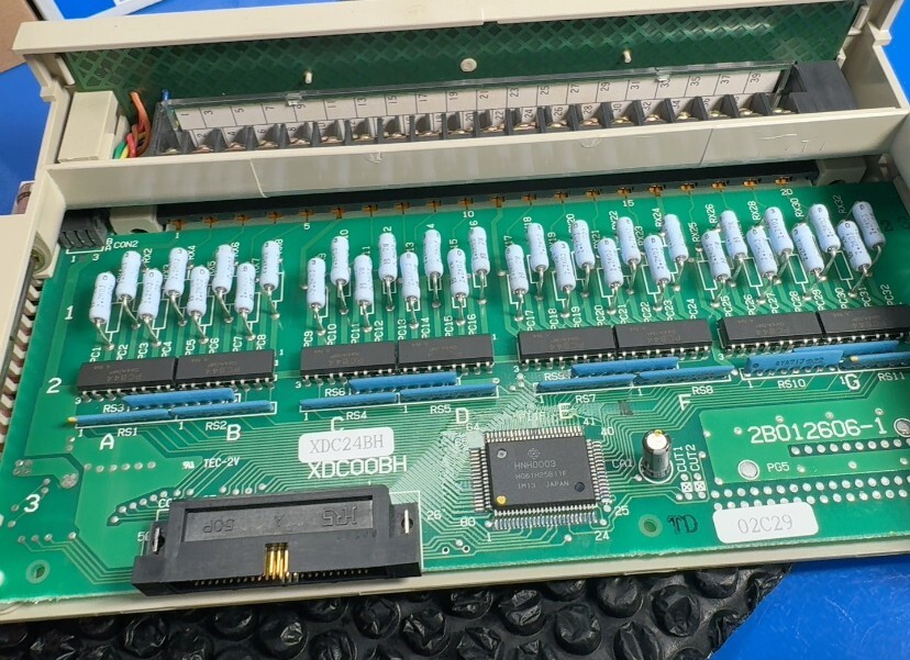 1pcs Orginal HITACHI XDC24BH Digital output module Tested