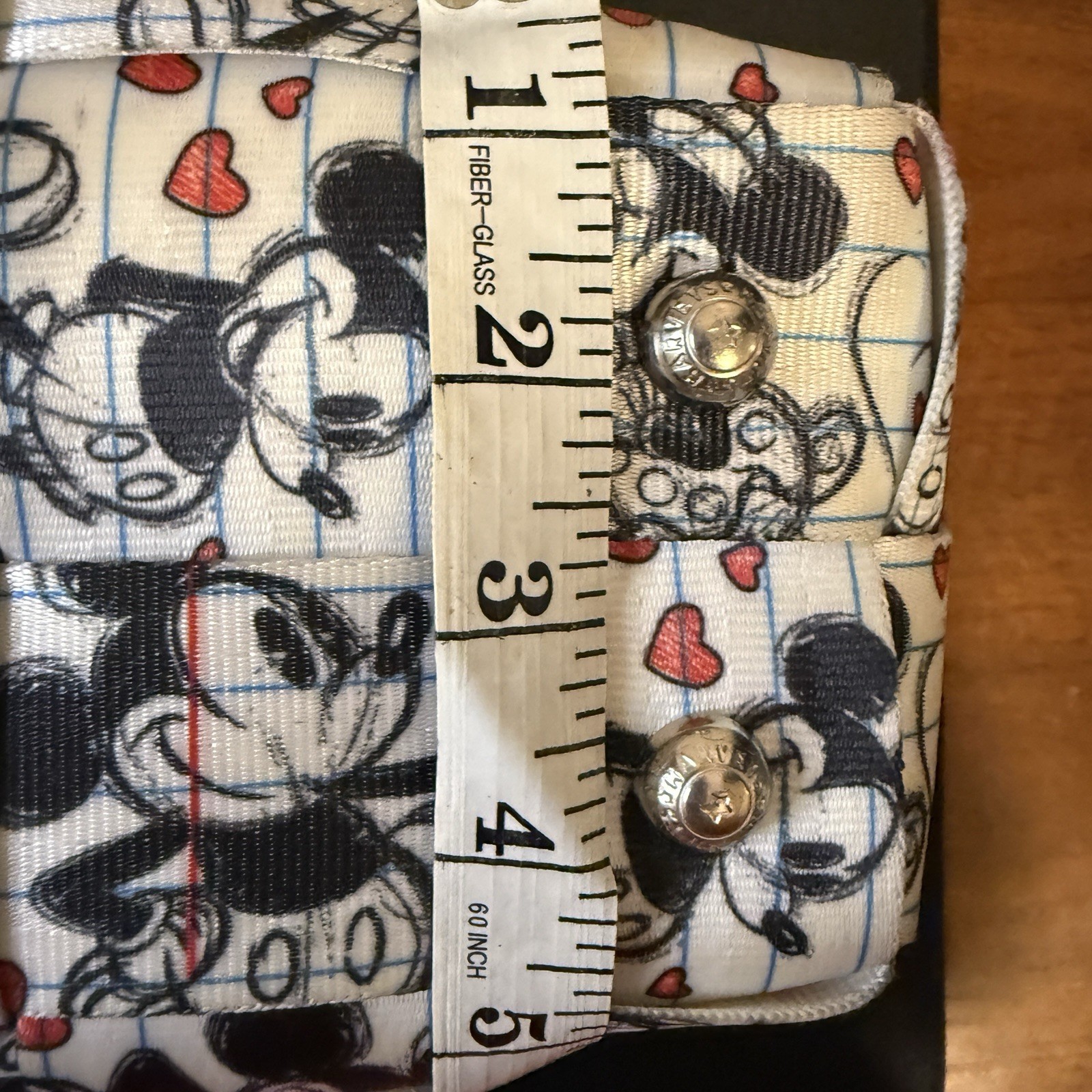 Harveys Disney Couture Minnie & Mickey Love Kiss Sketch Seatbelt Bag NWOT