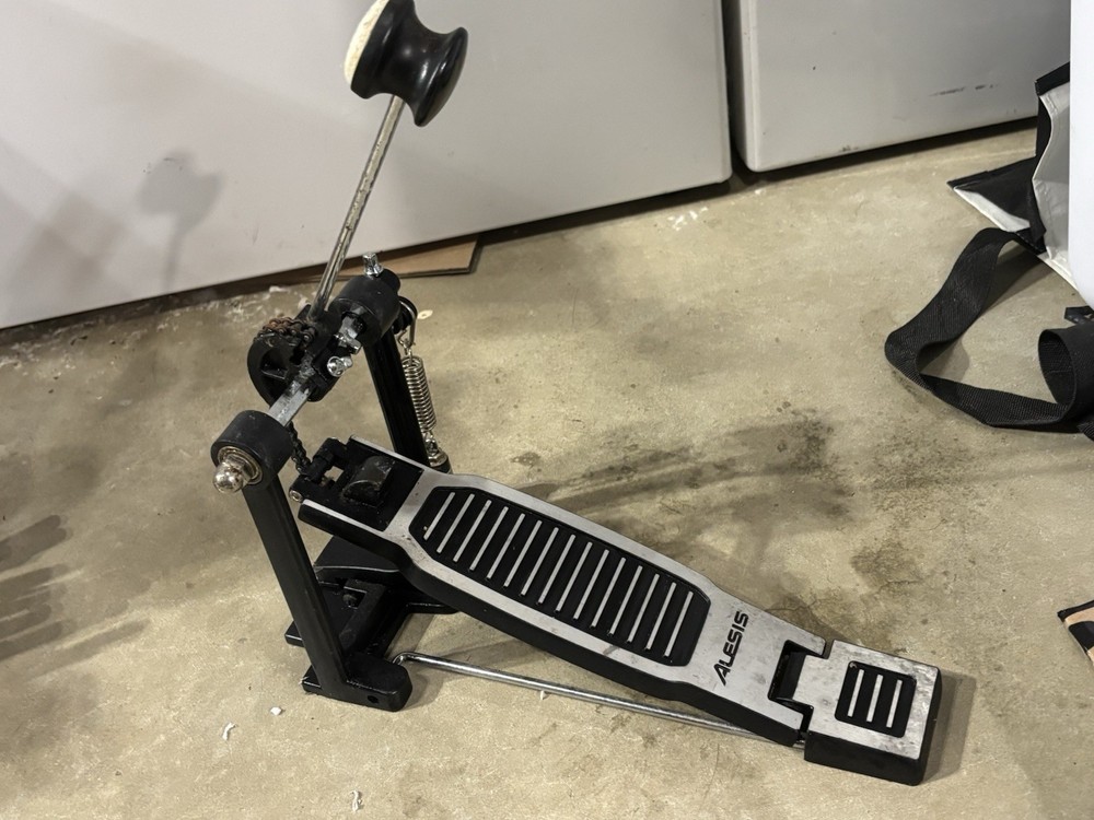 Alesis Kick Drum Pedal Nitro Command DM6 Strike DM10 Surge E-Drums
