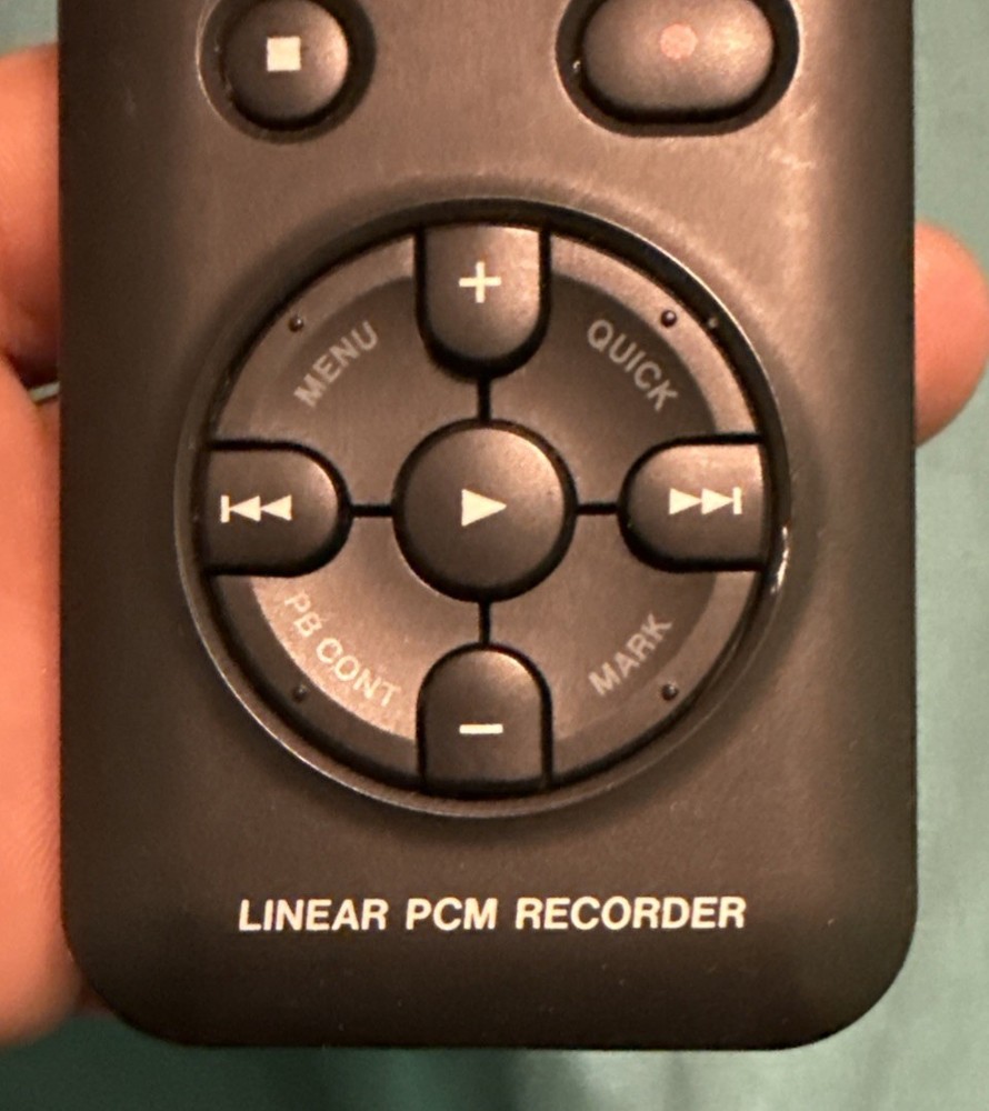 TASCAM DR-05, Linear PCM Recorder & 2GB microSD card EUC Tested & Working