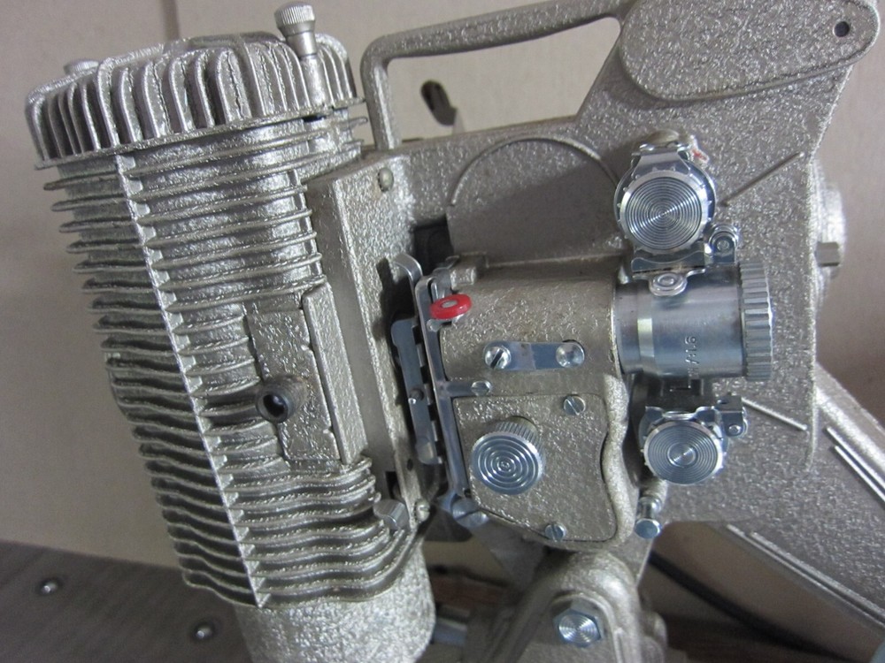 Vintage Keystone Commander Deluxe Model K-108 Projector W/Case Working Condition