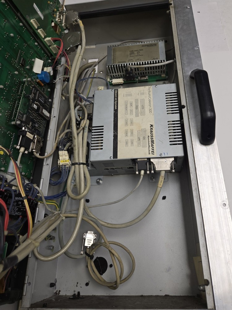 KRAUSS MAFFEI MC4 INJECTION MOLDING PRESS CONTROL OPERATOR PANEL.