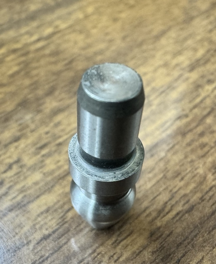 Centering Bolt 0122290