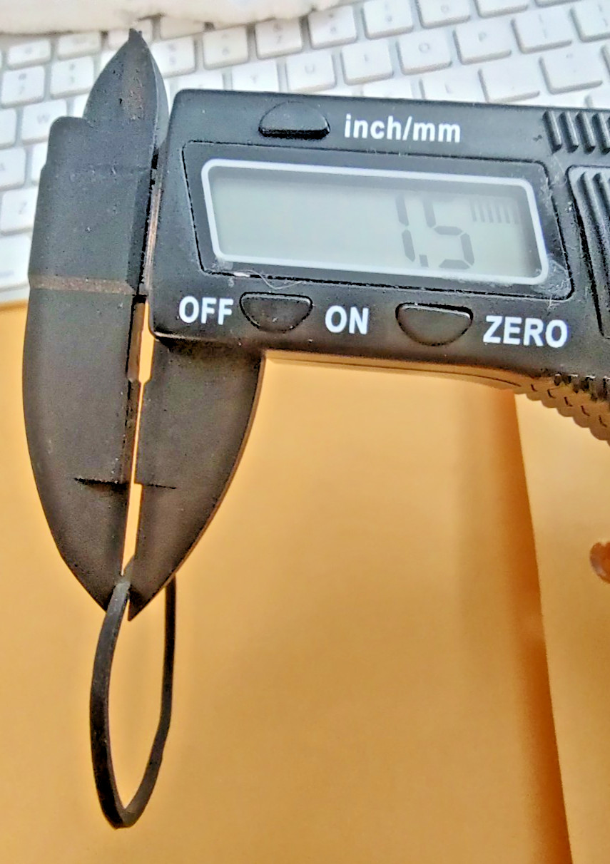 One 34mm x 1.5mm (2.125 Inch Folded) Square Rubber Belt