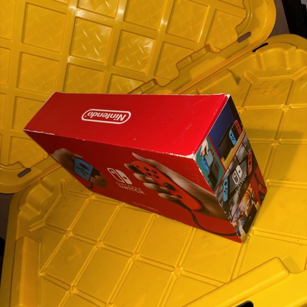 Nintendo Switch 32GB Console 4 Controllers & Accessories 256GB USED