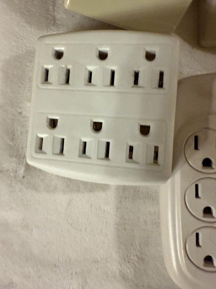7 Electrical Extenders /surge Protectors