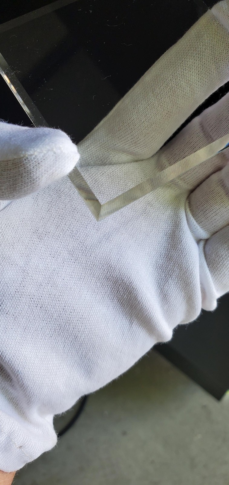 T’z Tagz Acrylic Cube – True Outer Dimensions – 45 Degree Seamless Display Box