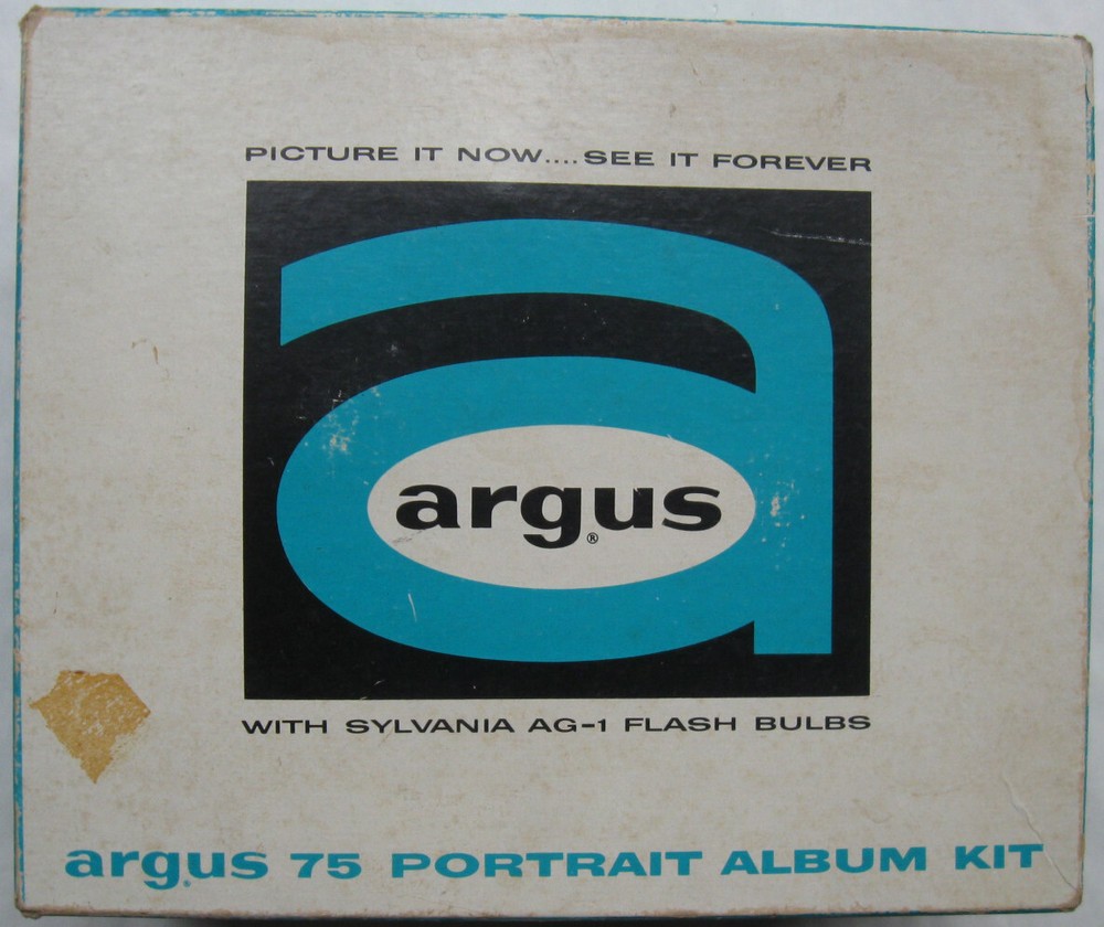 Argus Model 75 Camera Portrait Kit w/ Box, Instructions, flash & remote control