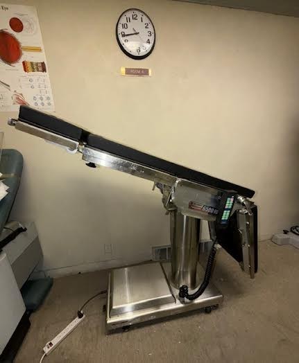 SKYTRON 6500 HD O.R. table