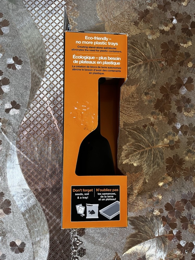 FISKARS Soil Block Maker Eco-Friendly Seedling Starter Garden