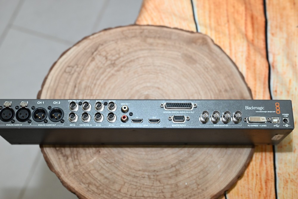 Blackmagic Design Multibridge Pro 2 Editing System with switching Power supply