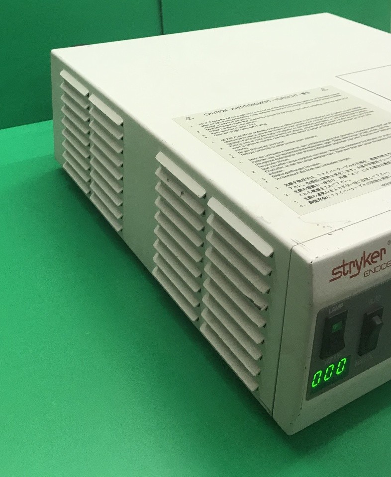 Stryker Endoscopy Quantum 4000 Light Source, Model 220-170-000