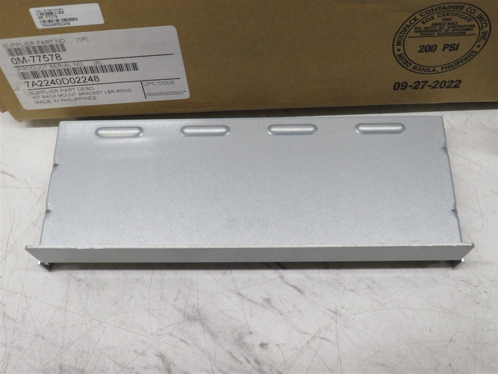 NEW APC Rack Mounting Bracket Set 0M-77578