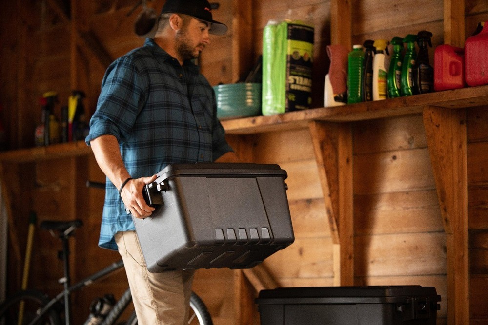 Desert Tan, 14-Gallon Lockable Storage Box