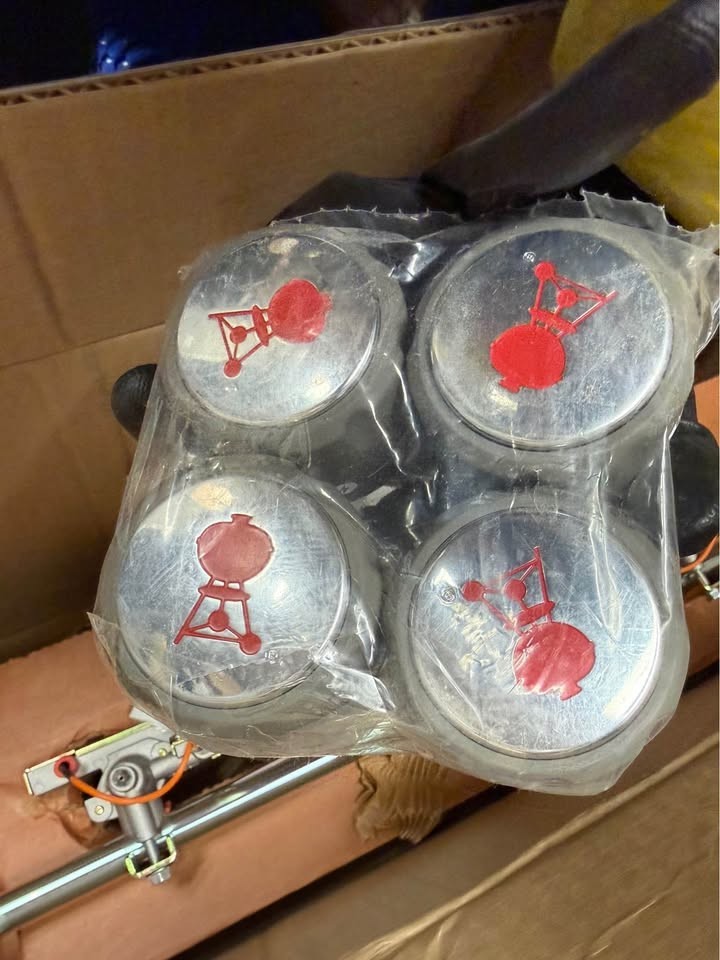 Weber Propane Manifold Assembly With Control Knobs, Summit