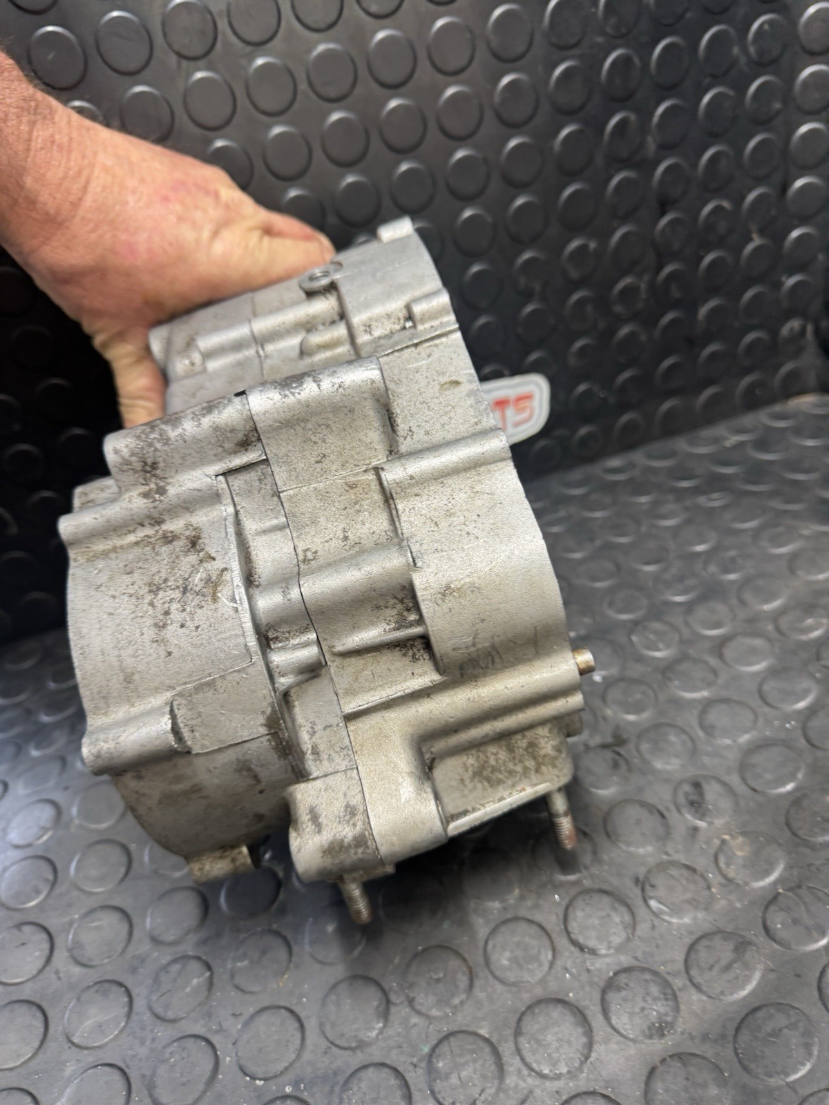 01 02 03 04 05 Kawasaki KX85 KX100 GENUINE OEM CRANKCASE SET L & R CASES