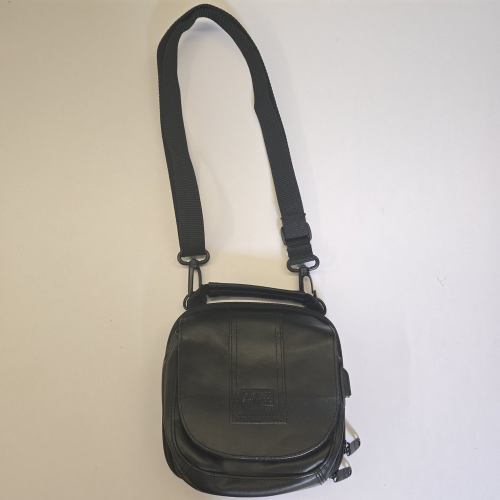 Vintage Case Logic Leather CD Player Bag - Excellent Condition