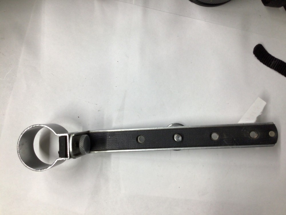 Flash bracket with clamp