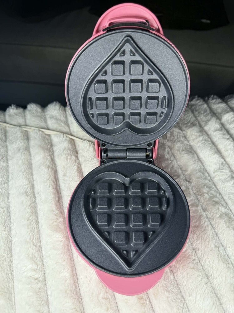 Nostalgia MyMini Heart Waffle Maker Red Tested Working