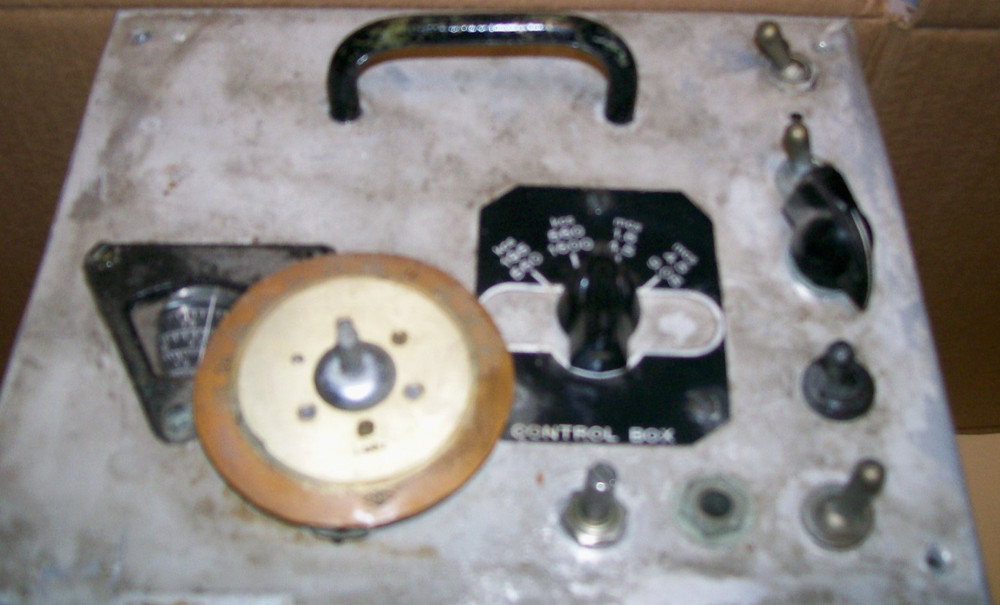 communications receiver ?  manufacturer unknown, possible military.