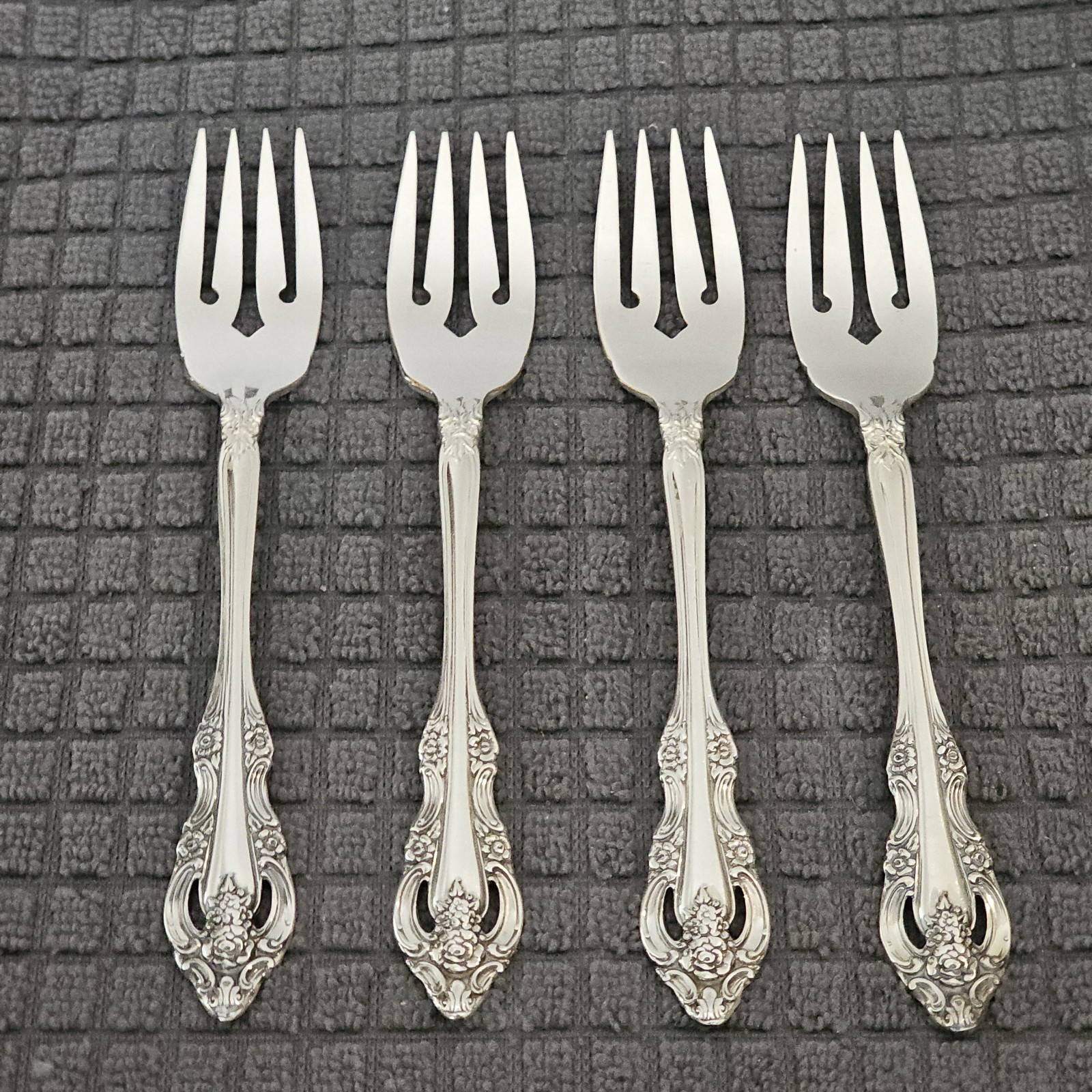 Silver Artistry Community Silverplate Set of 4 Salad Forks 1965