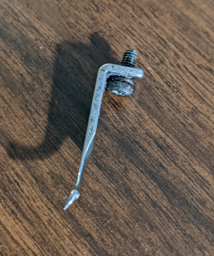 White SUPERLOCK 534 Sewing Machine Serger Upper Looper & Screw