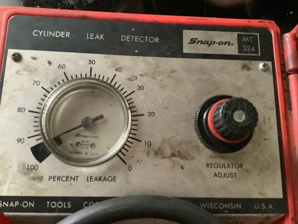 Snap-On Cylinder Leak Detector MT 324