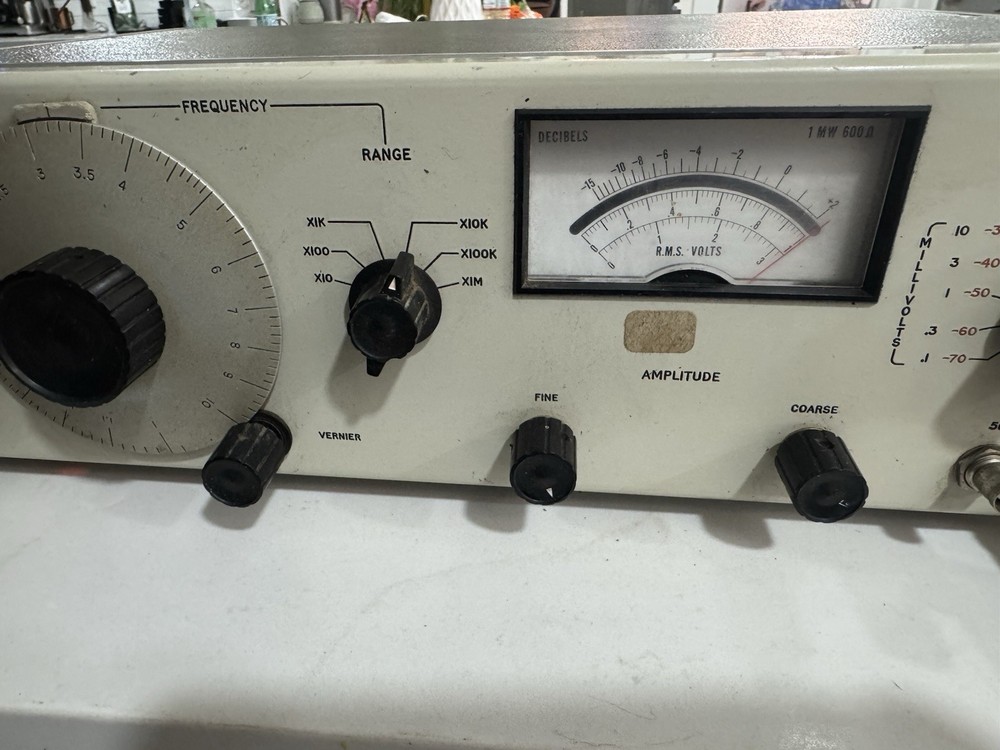 HP Hewett Packard 651B Test Oscillator