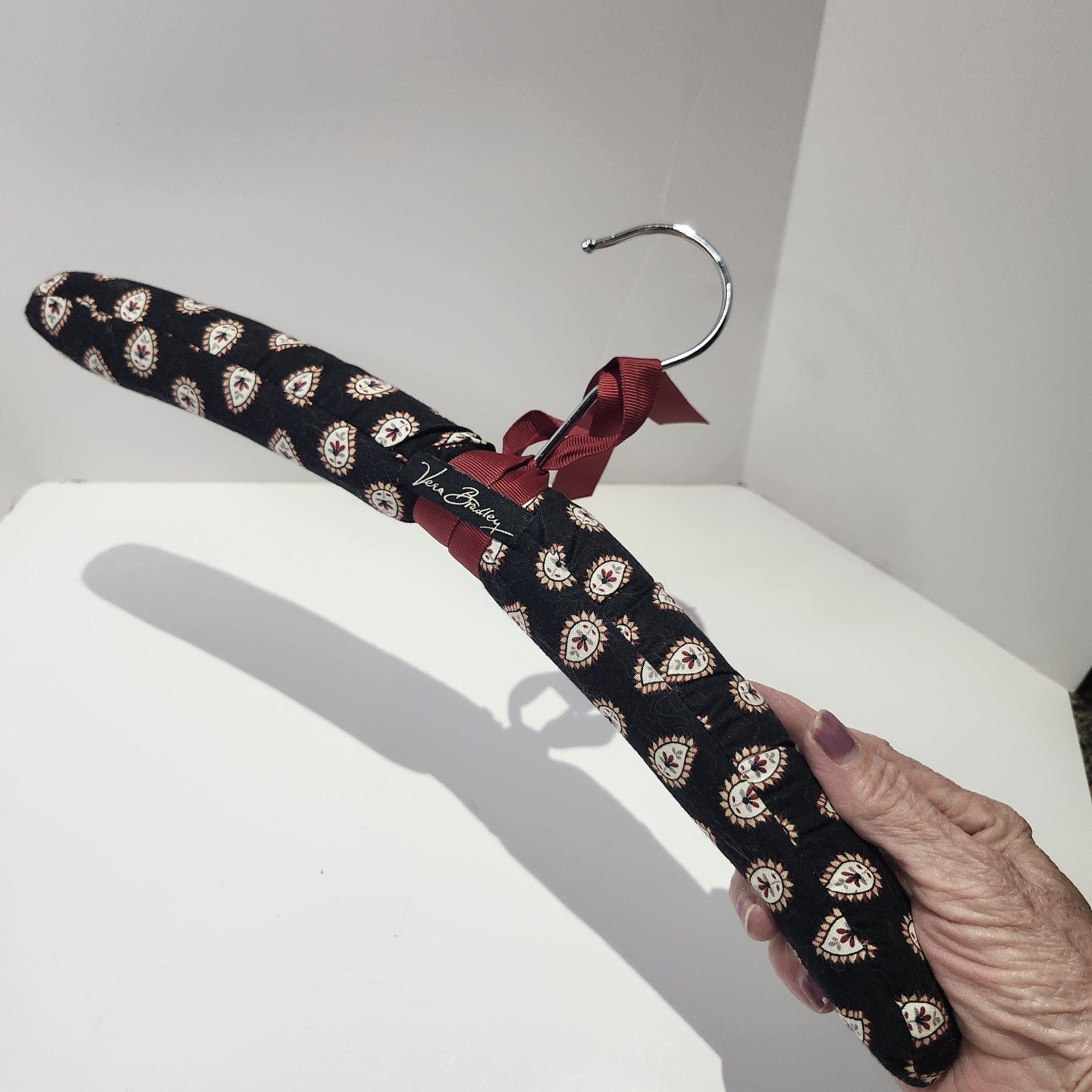 VERA BRADLEY Hanger Padded Paisley