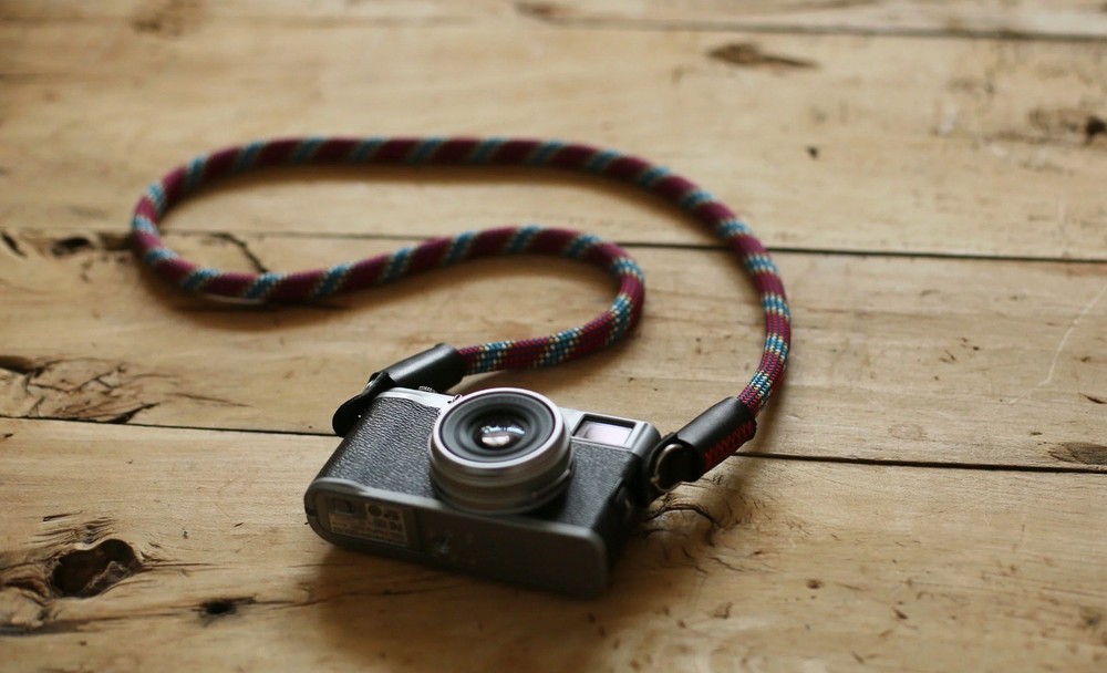 Windmup Red Pattern Climbing Rope Camera Strap