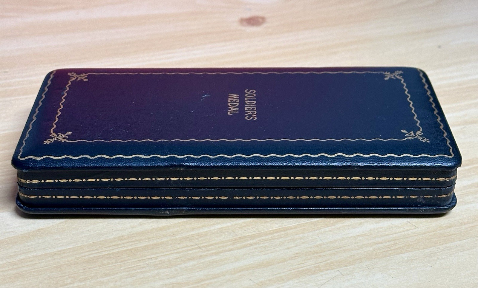 WWII US SOLDIERS MEDAL CASED SET