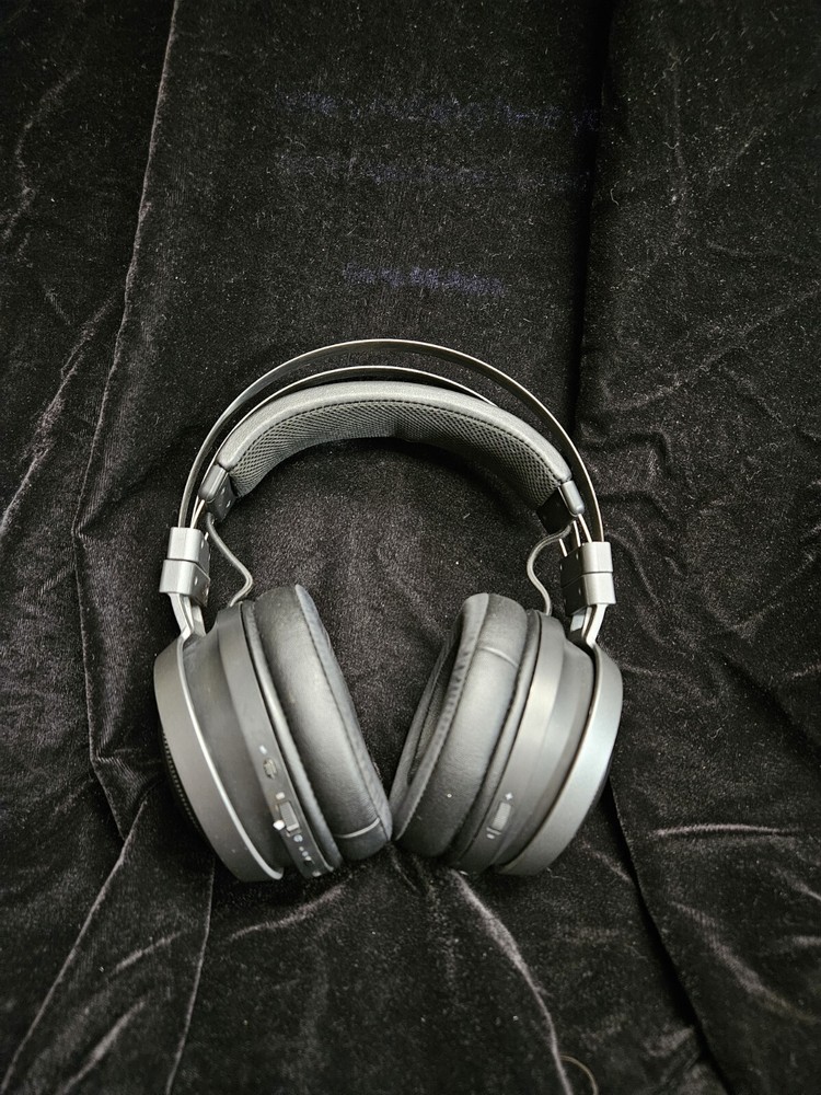 RAZER NARI ULTIMATE Wireless