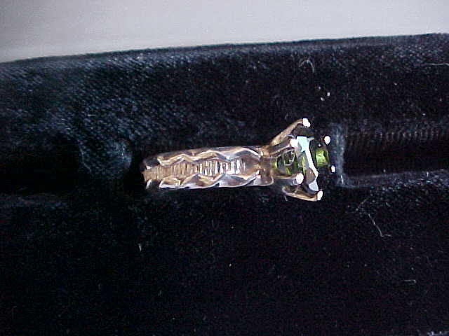 TK CUSTOM SILVER SOLITAIRE GREEN STONE RING SIZE 8 .925 STERLING SILVER
