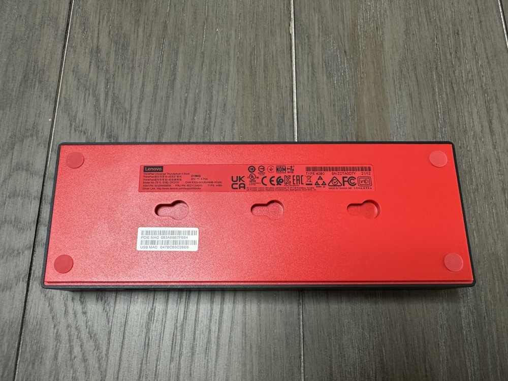 LENOVO THINK PAD UNIVERSAL THUNDERBOLT 4 DOCK