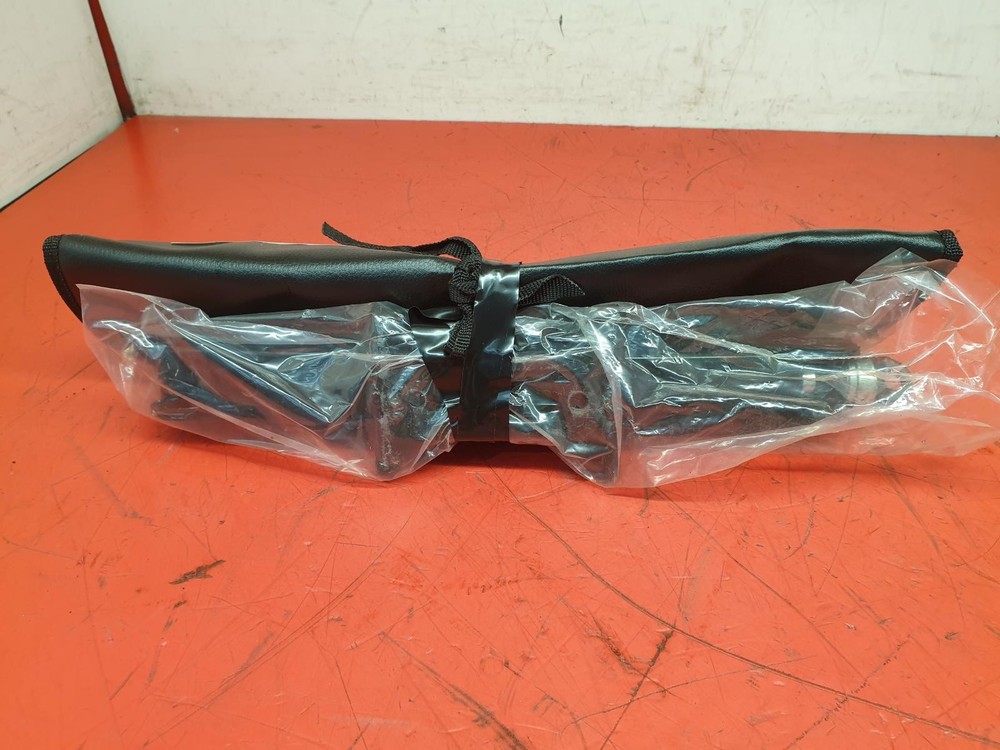 TOYOTA AURIS E180 JACK KIT 2017