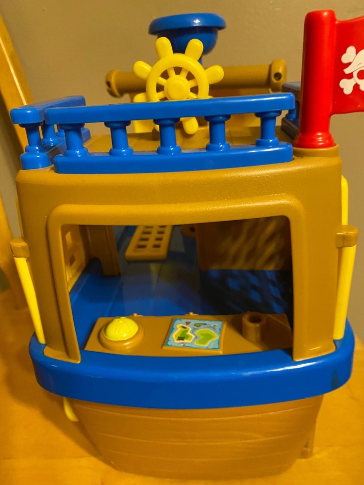 Pirate Ship Member’s Mark Lights & Sounds Playset