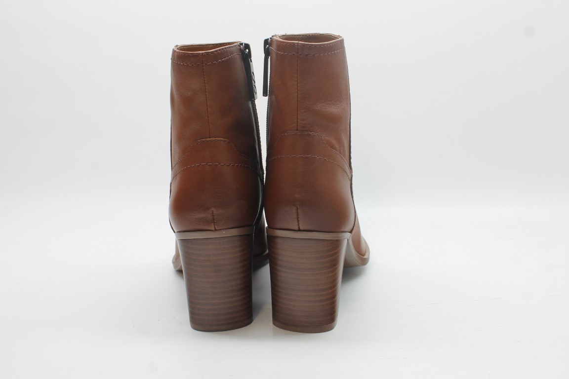 Naturalizer Kalina Women's Fashion Ankle Bootie Pre-Owned