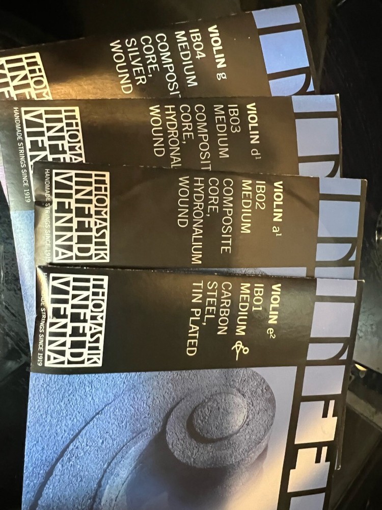 Thomastik Infeld 1  Infeld Blue violin String Set 4/4