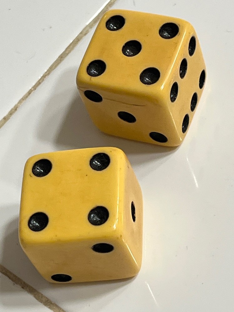 FLAWED! Old butterscotch bakelite 1" rounded dice pair 072022@