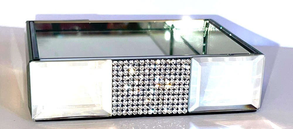 Bella Luxe RHINESTONE & MIRRORED SOAP DISH. BEAUTIFUL!