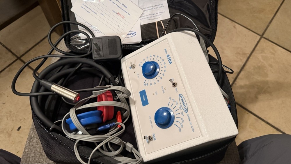 Ambco 650A Hearing Test System Audiometer Bundle with Carry Bag