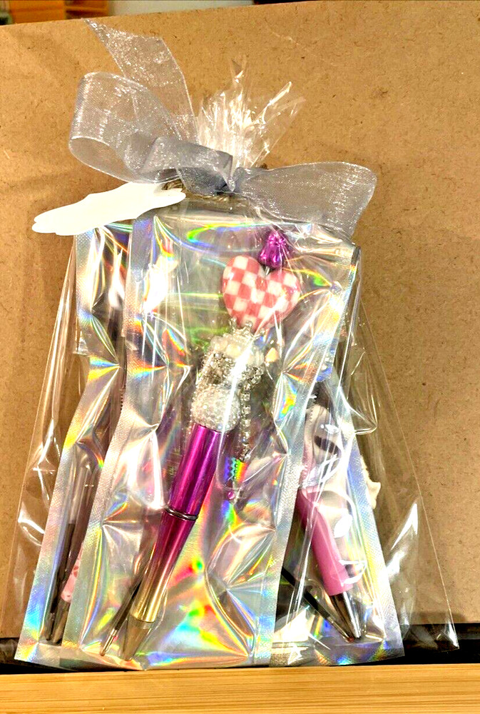 3 miscellaneous beaded pens with 1 ink refill each