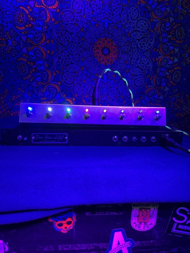 Dan Jam 8 Channel True Bypass 8 Channel Rack Effects Switcher