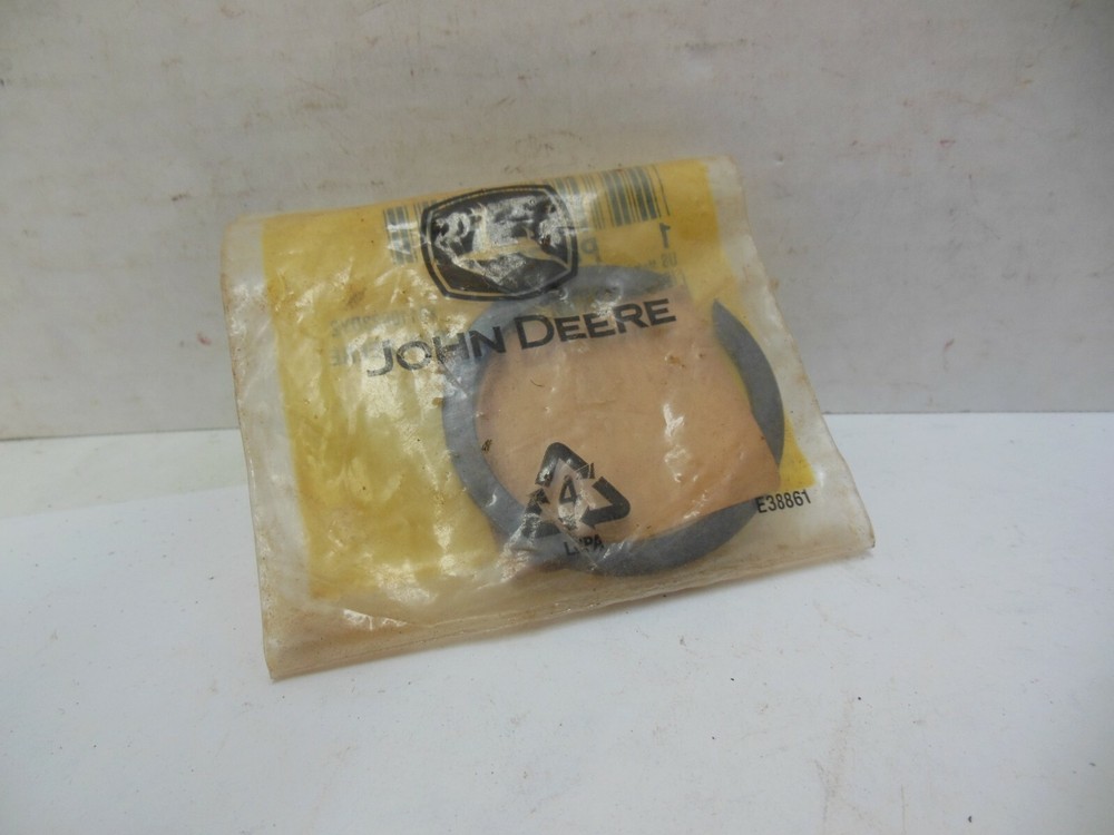 JOHN DEERE EXTERNAL SNAP RING P46770