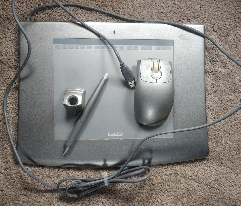wacom graphics tablet xd-0608-u  with pen and mouse no software