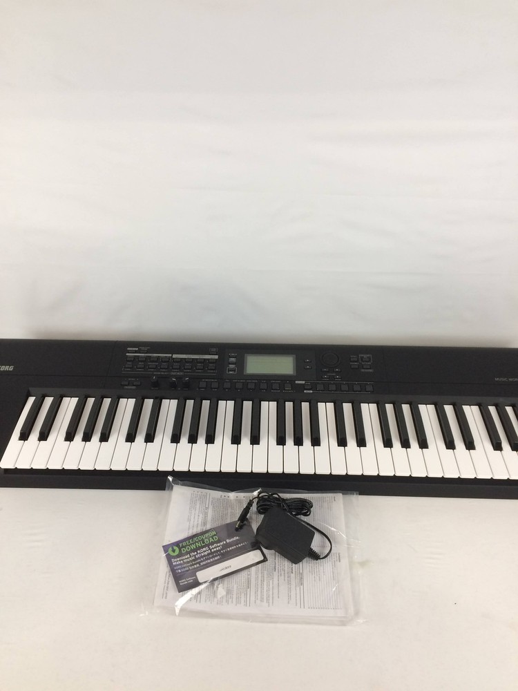 Open Box Korg i3 61-Key Workstation Arranger Keyboard, Matte Black