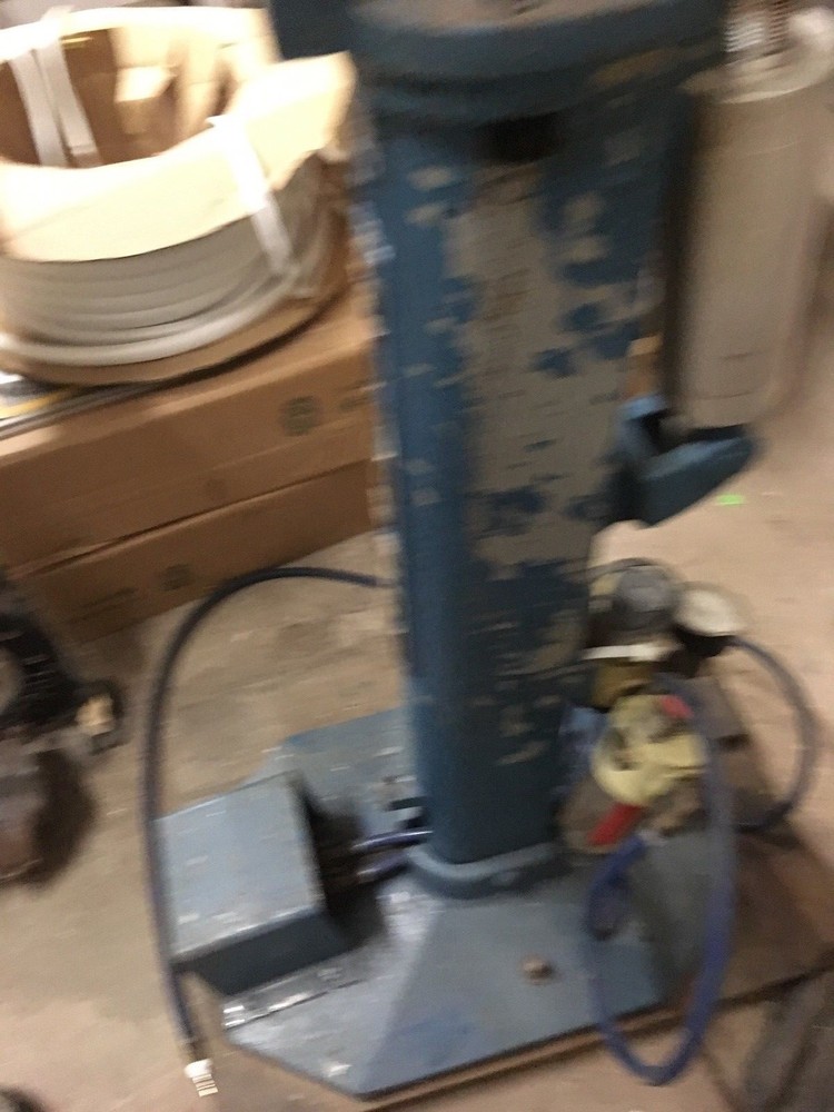 Stimpson Auto Feed Riveting "C-E" Eyeleting Type C1 Machine Pneumatic Electric