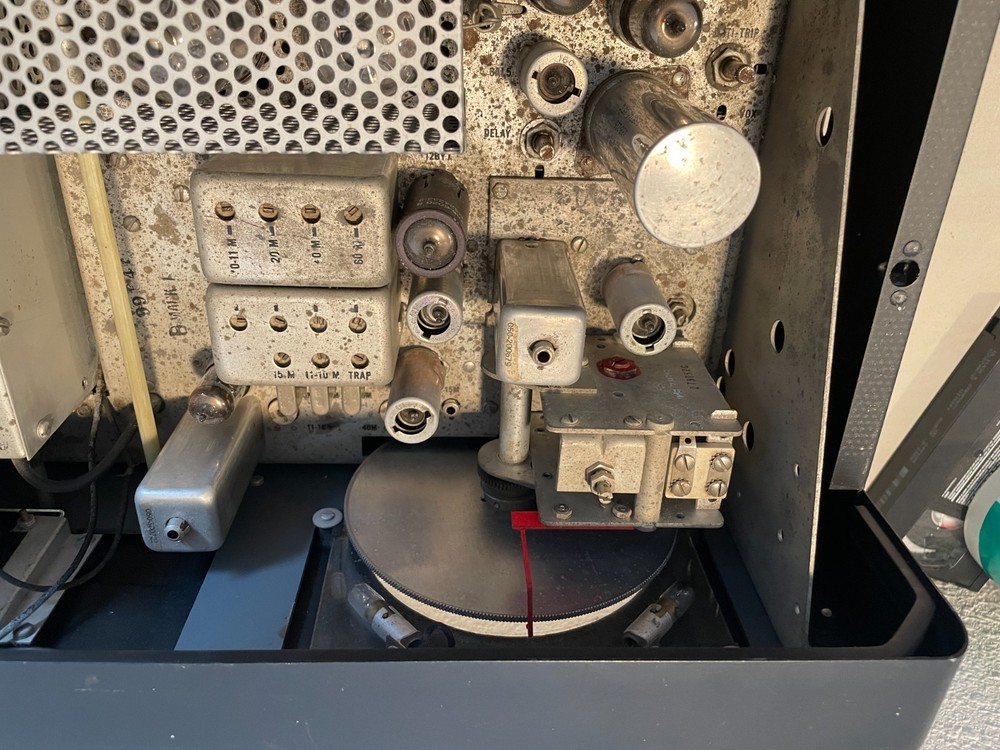 The Hallicrafters HT-32 Tube Ham Radio Transmitter/Exciter HT32 HT-32