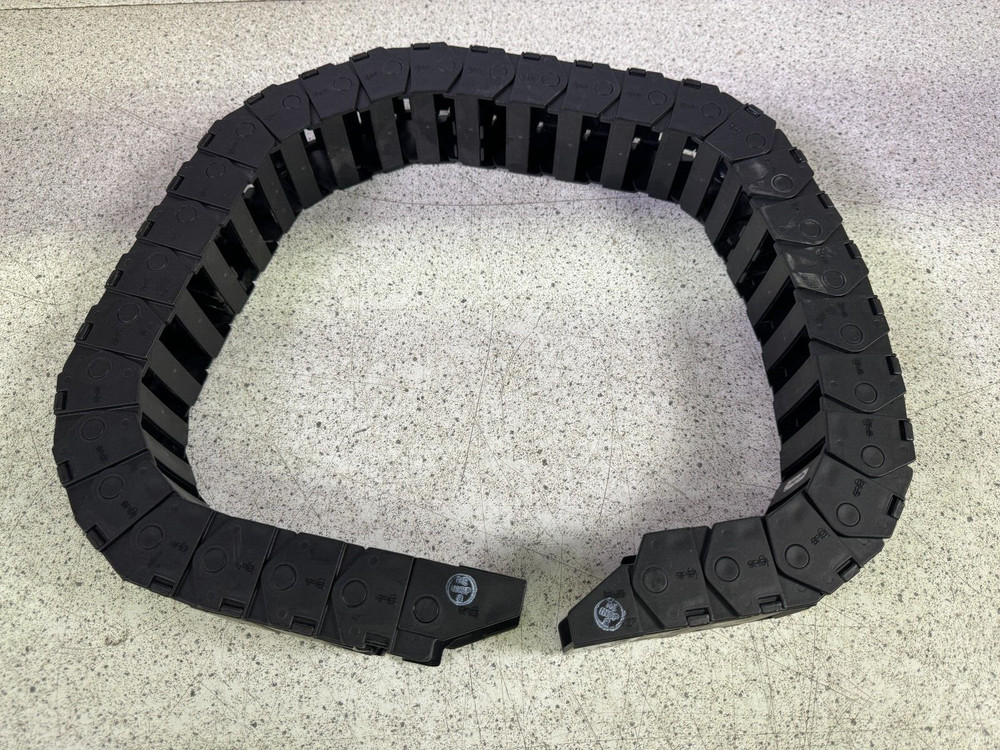 igus 15.4.38 40'' Cable Carrier 31 Links