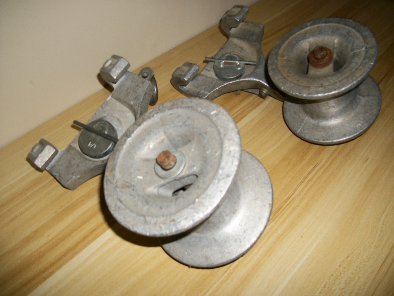 LOT OF 2 LEMCO PY-750 PULLY 2-WAY ROLLER CABLE BLOCK LINESMAN FREE SHIPPING